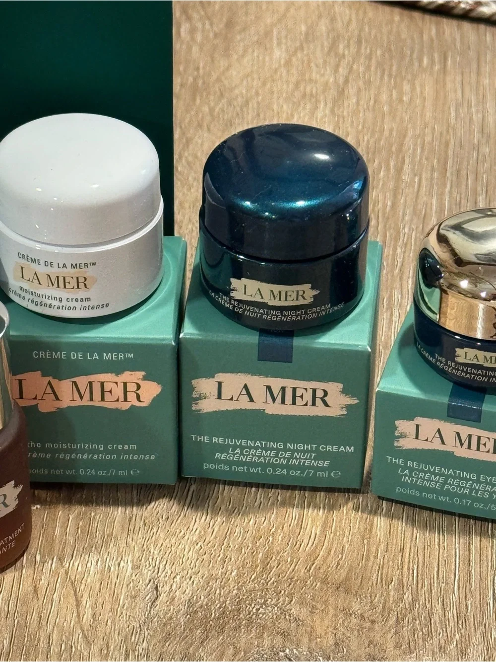 La Mer Skincare Collection in Teal and White